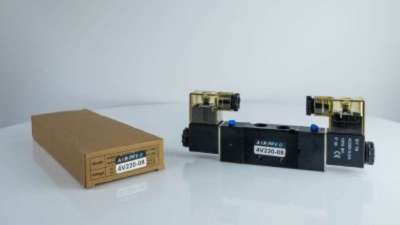 Пневморозподілювач 4V220-08-AC220V