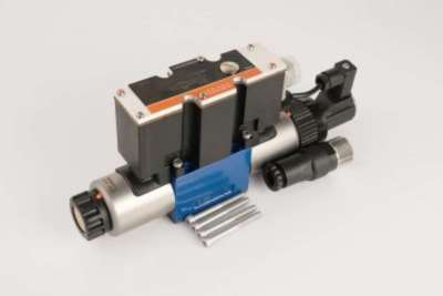 Гідророзподілювач 4WREE6E32-2X/G24K31/F1