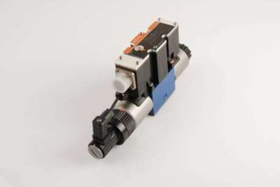 Гідророзподілювач 4WREE6W32-2X/G24K31/F1