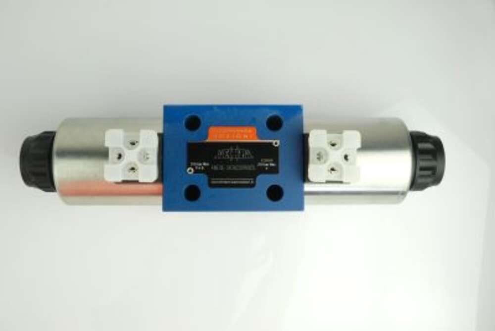 Гідророзподілювач 4WE10E-3XCW220RN9Z5L