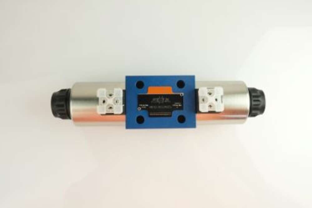 Гідророзподілювач 4WE10J-3XCG24N9Z5L