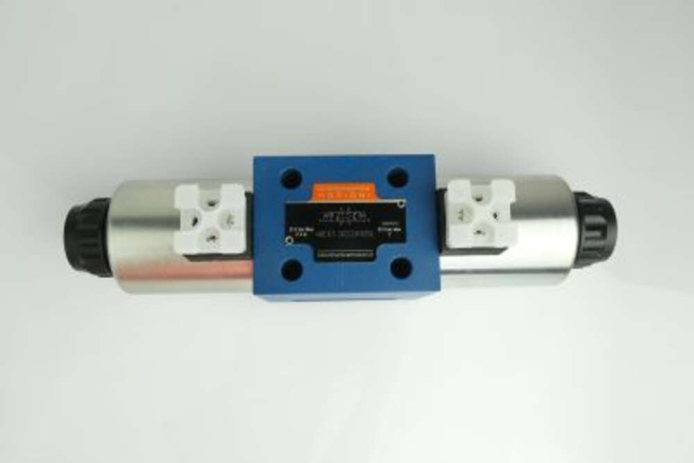 Гідророзподілювач 4WE10T-3XCG24N9Z5L
