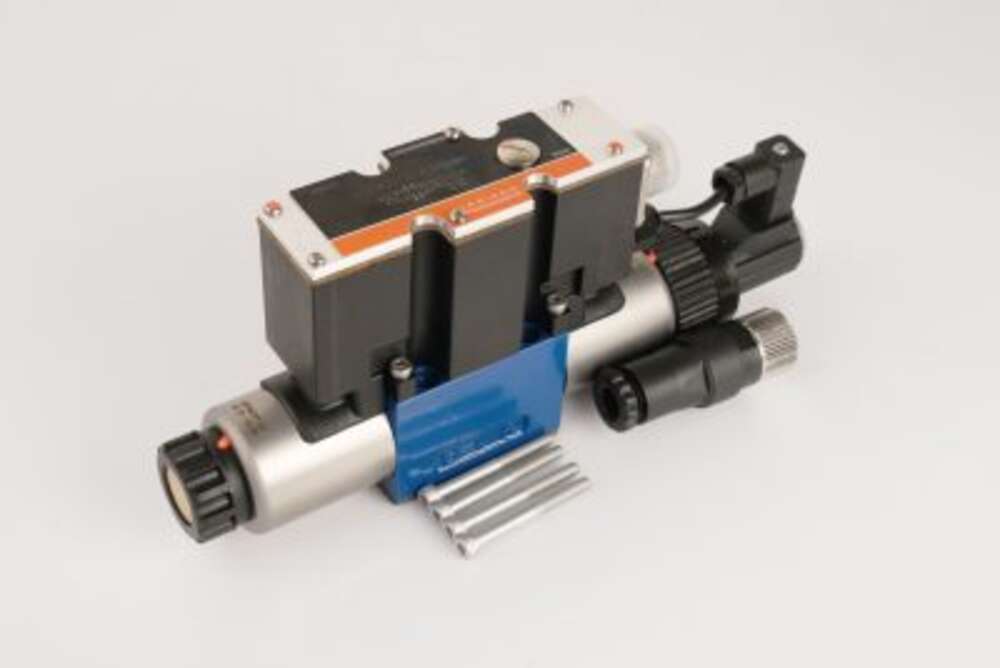 Гідророзподілювач 4WREE6E32-2X/G24K31/F1