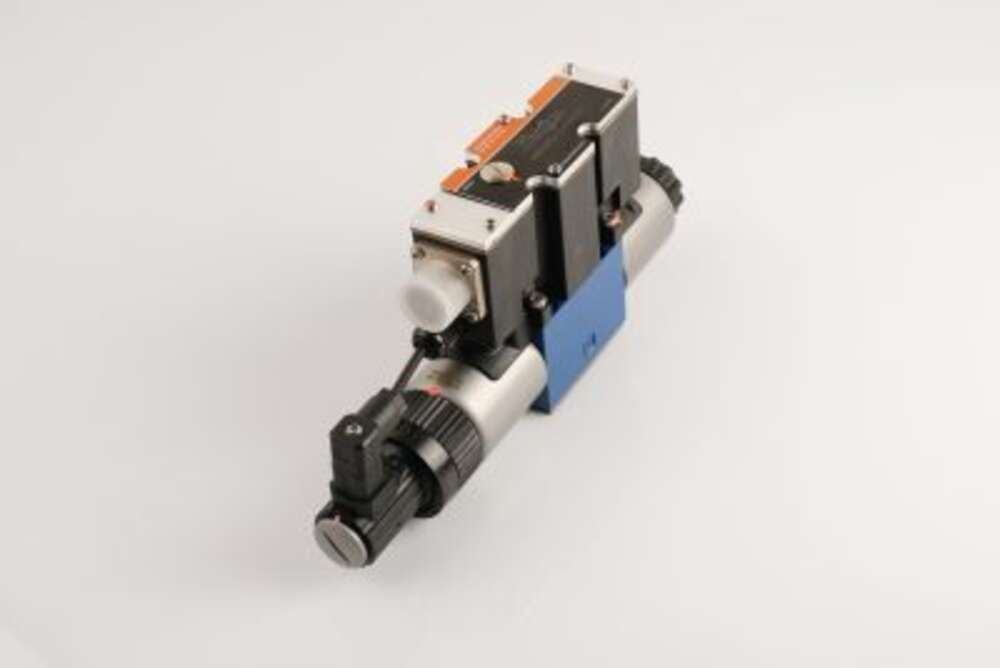 Гідророзподілювач 4WREE6W32-2X/G24K31/F1